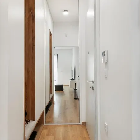 Elegant 1-bedroom Hradeckega 卢布尔雅那